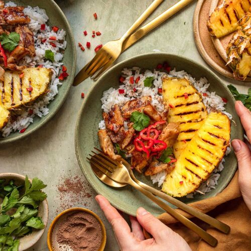 Gegrilltes Hähnchen mit Ananas und Kokosnussreis