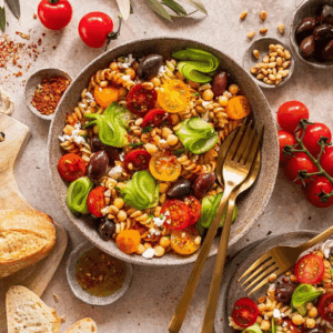 mediterraner Pastasalat mit Bio Mediterran Food Finisher